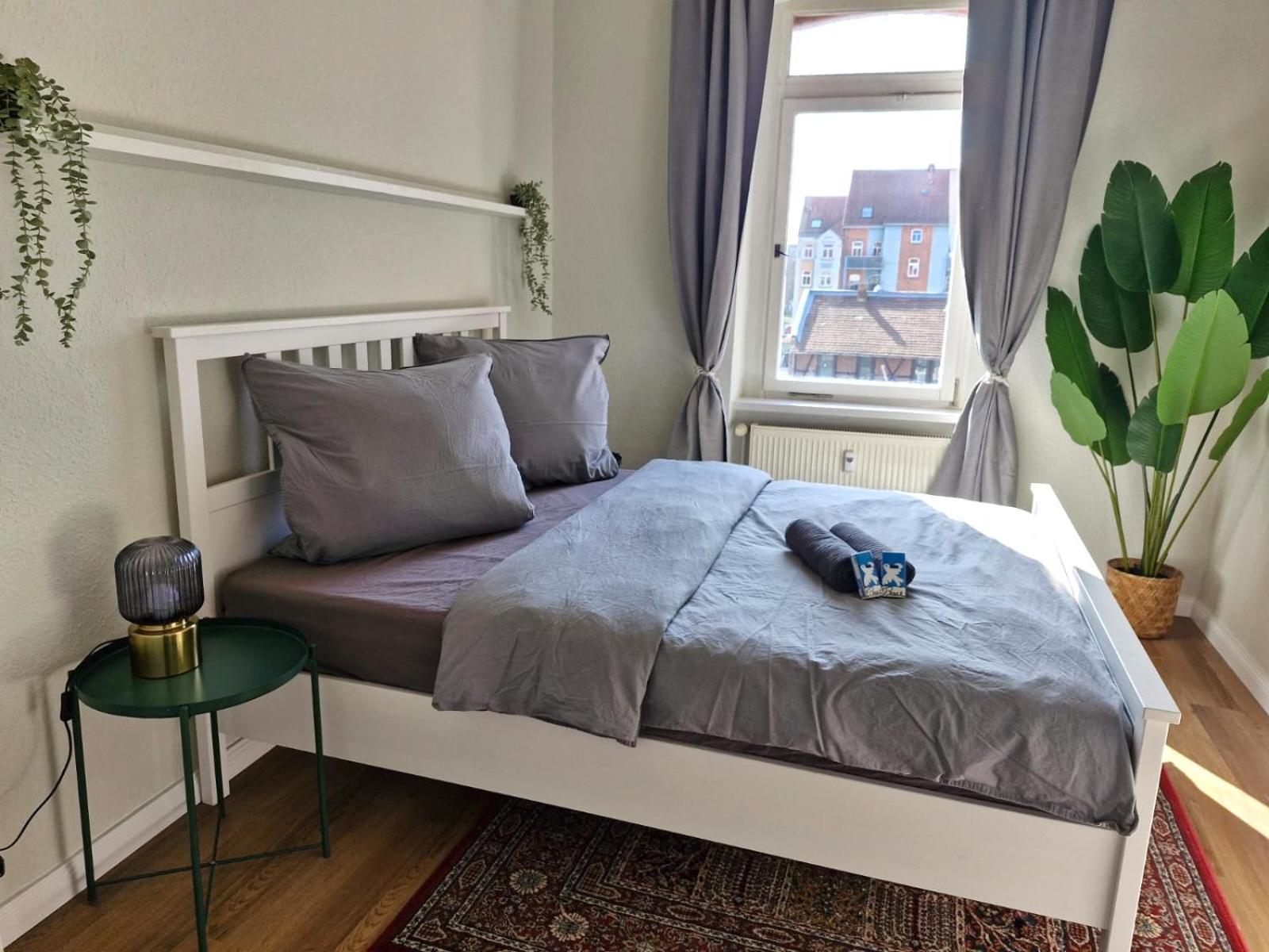 Grossraum-Apartments Mit 2Sz, Wz, Kueche, Smart-Tv, Parken, Etc Erfurt Zimmer foto
